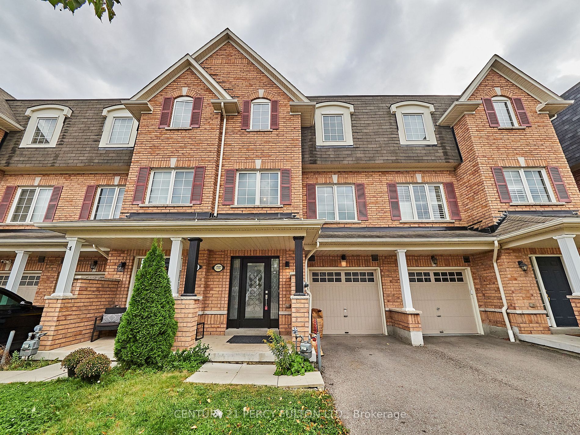 1707 Carousel Dr