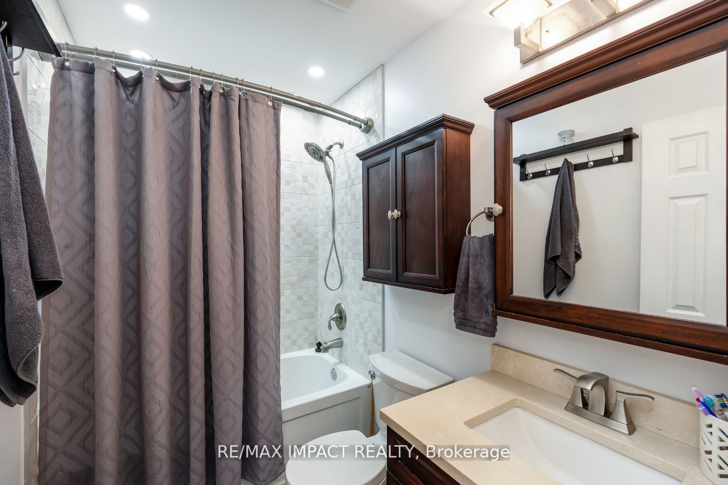 21 Kingsview Crt