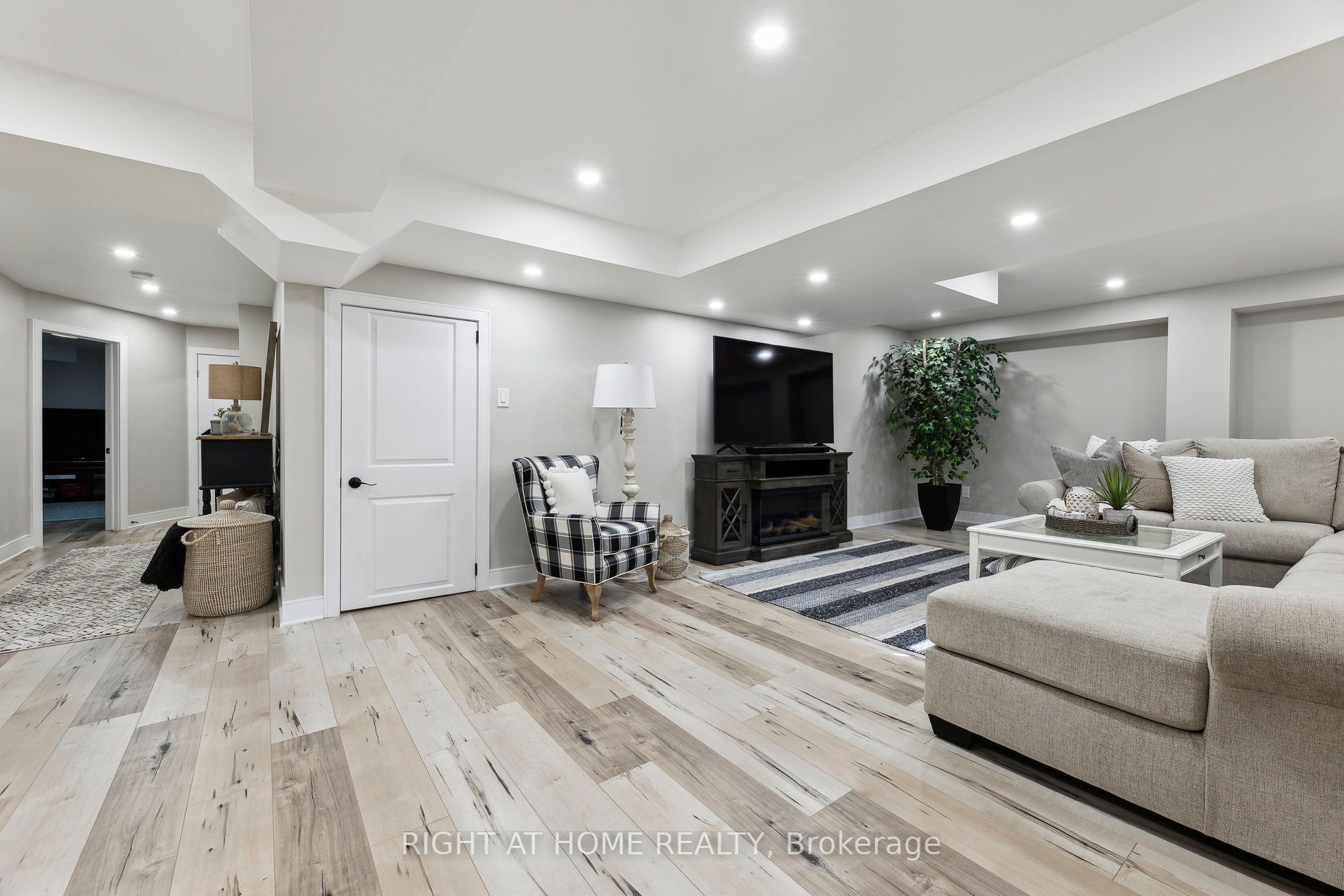 7 Donahoe Ave