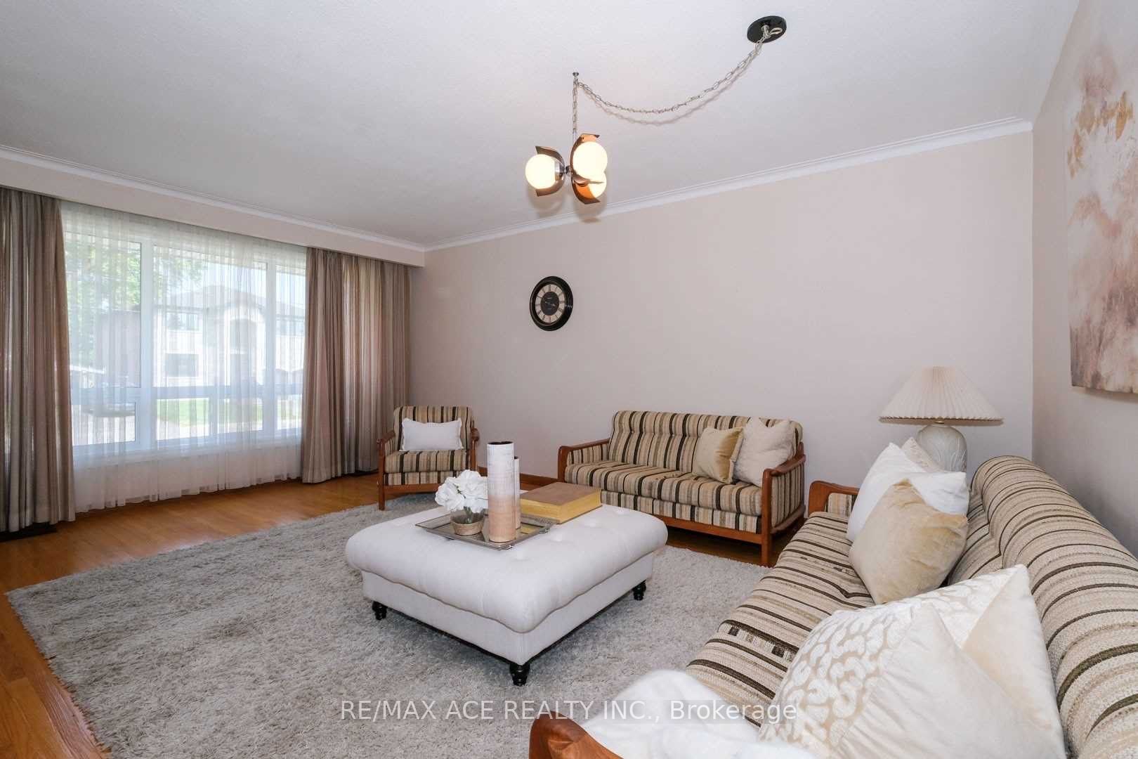 12 Waltonice Rd