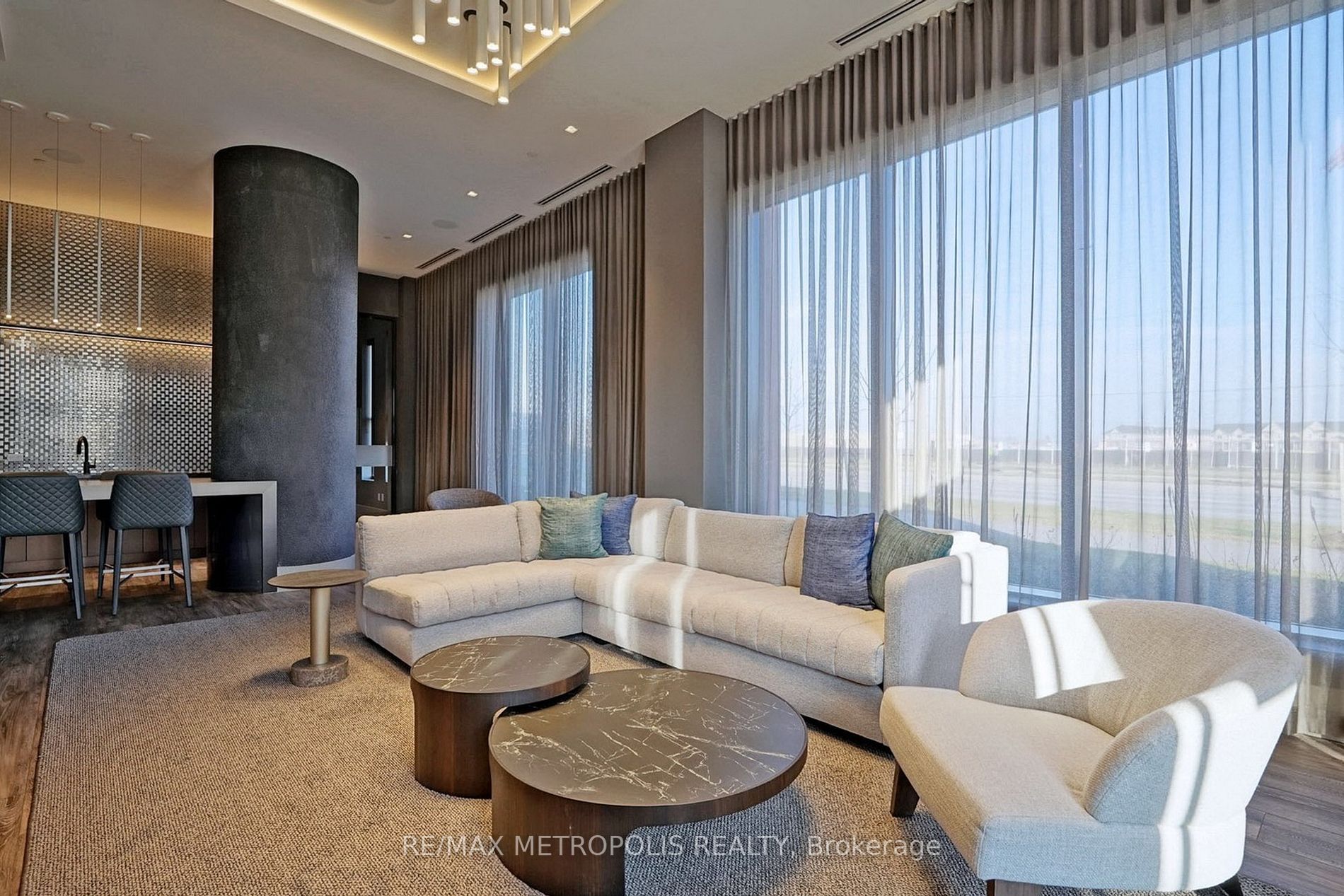 2550 Simcoe St N, #2302