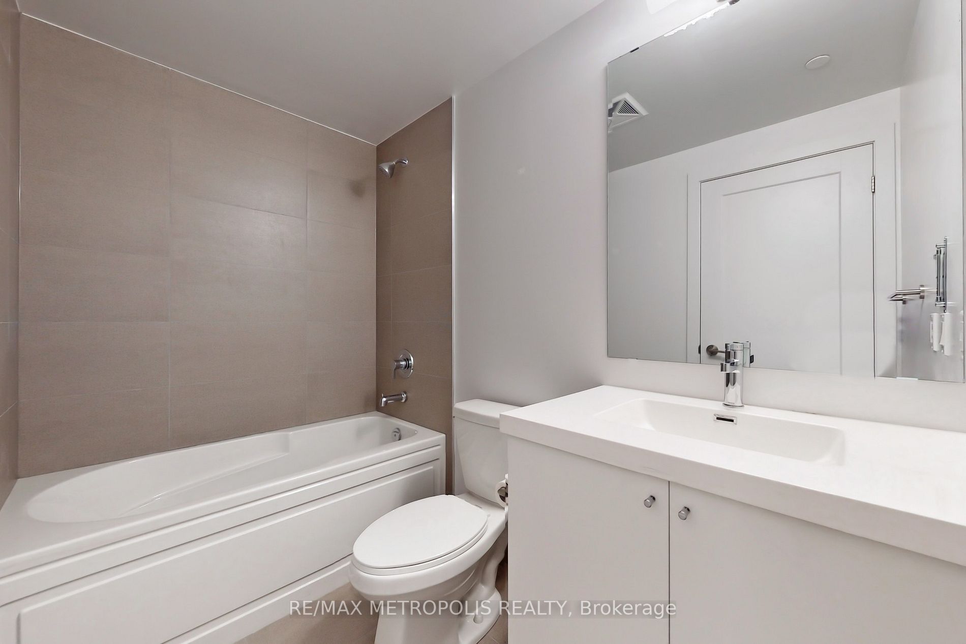 2550 Simcoe St N, #2302