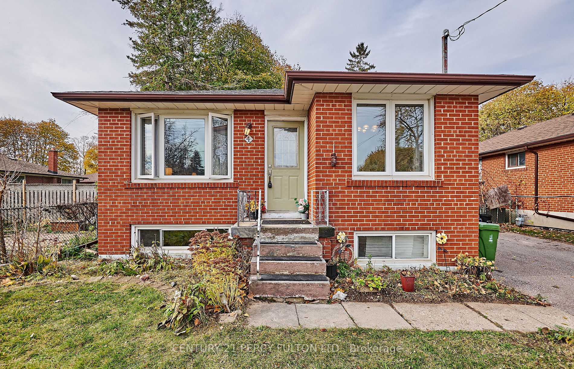4 Hathway Dr