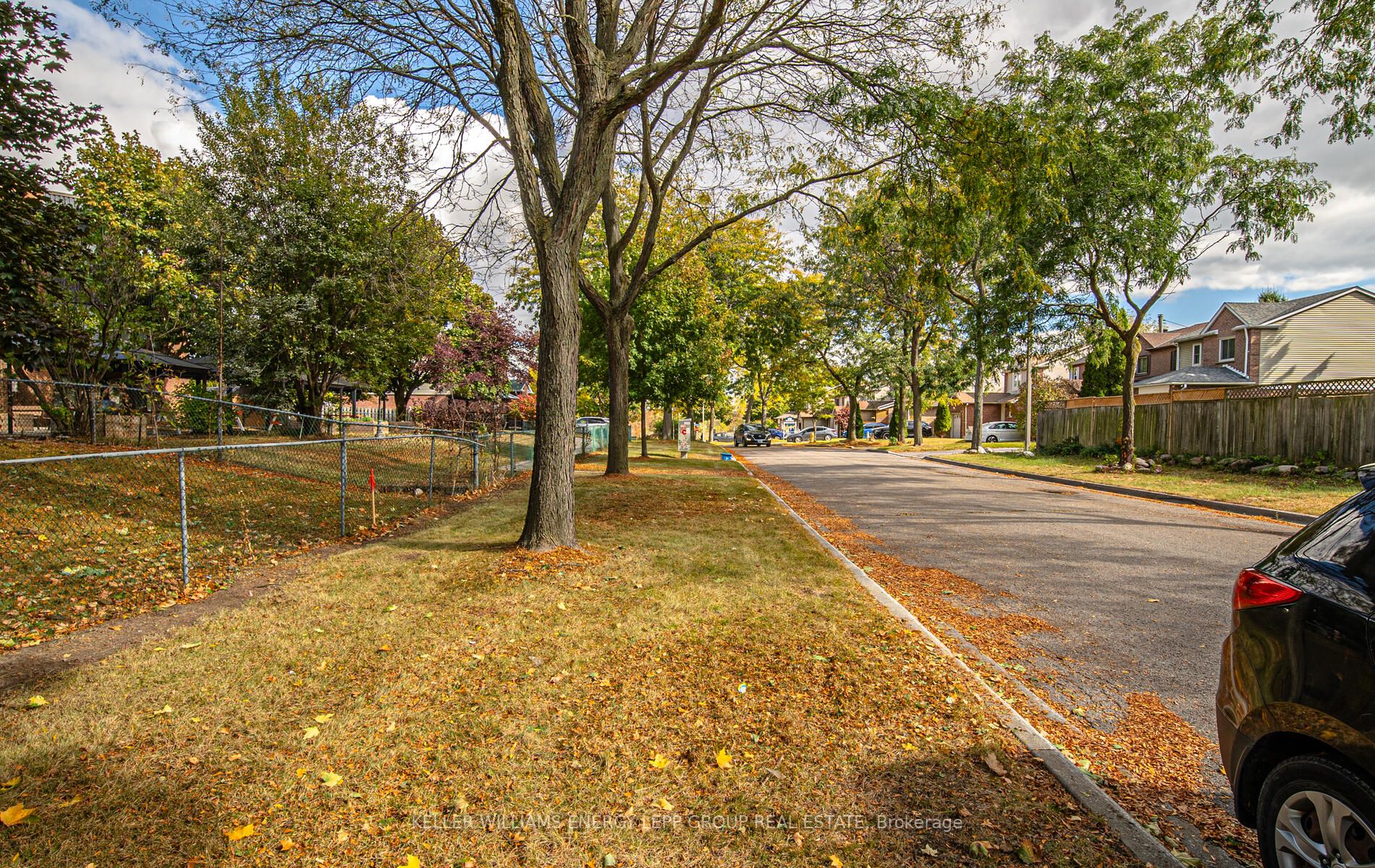30 Greenfield Cres