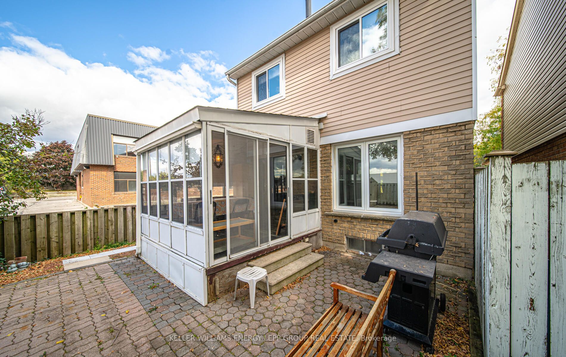 30 Greenfield Cres