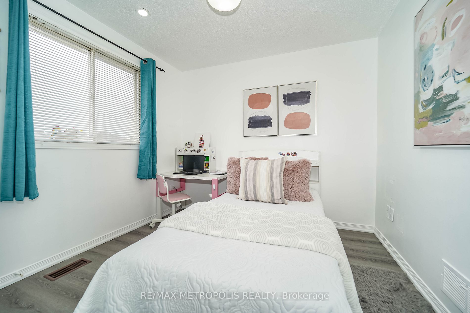2632 Courtice Rd
