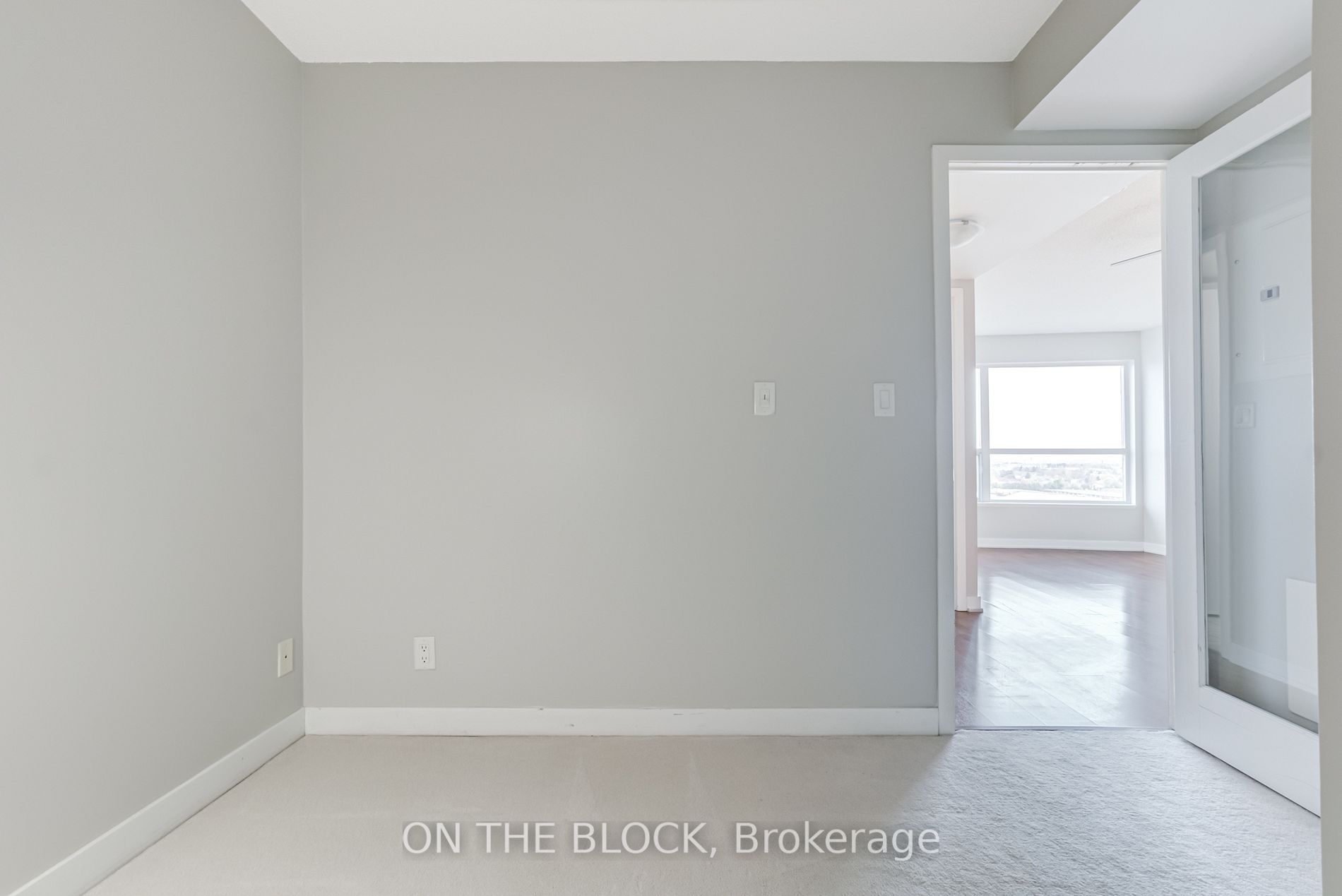 36 Lee Centre Dr, #1502