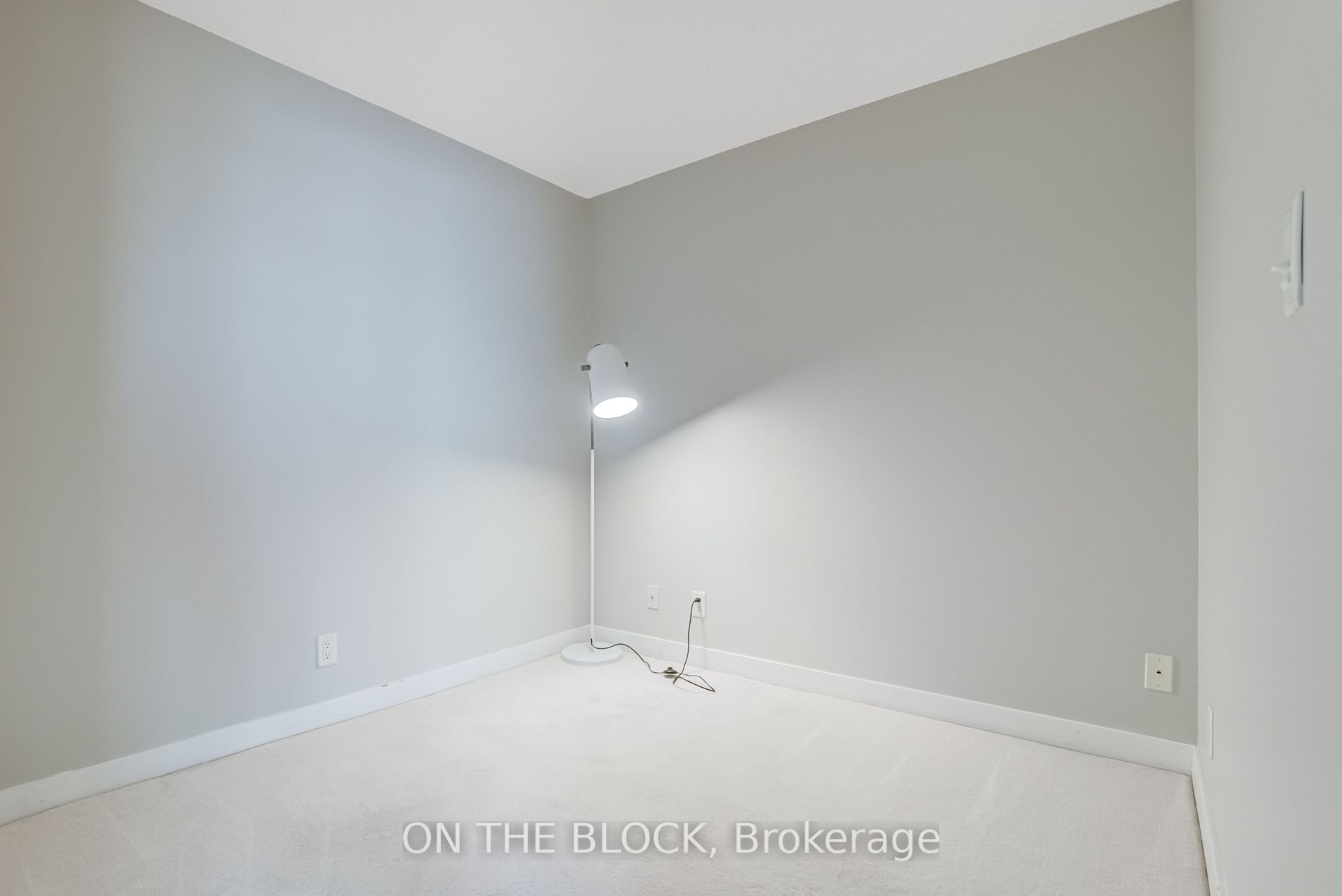 36 Lee Centre Dr, #1502