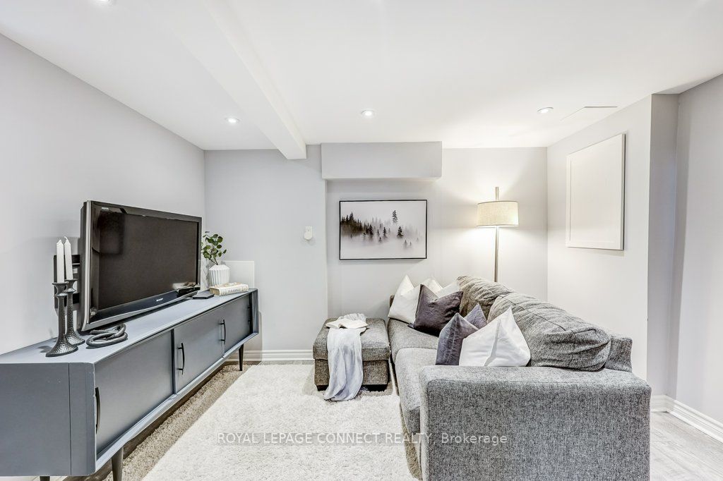 91 Daniels Cres