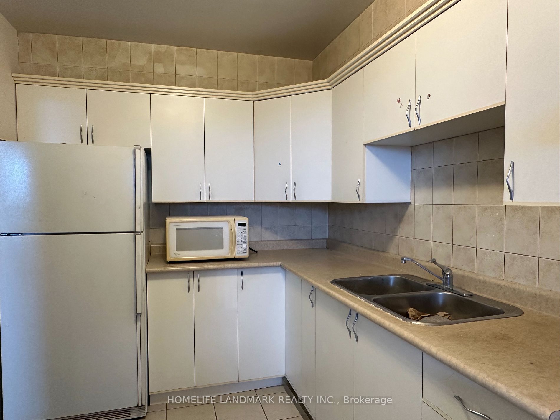 2550 Pharmacy Ave, #1111