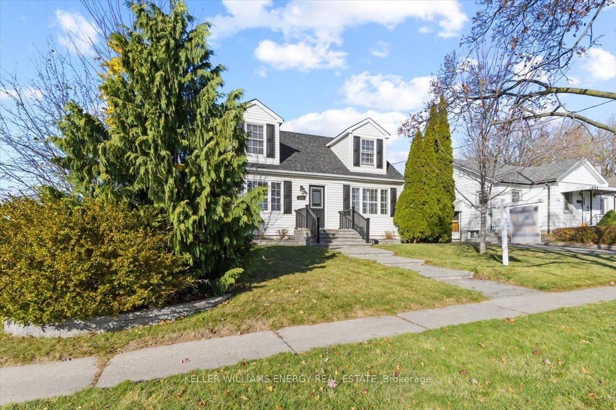 574 Adelaide Ave W