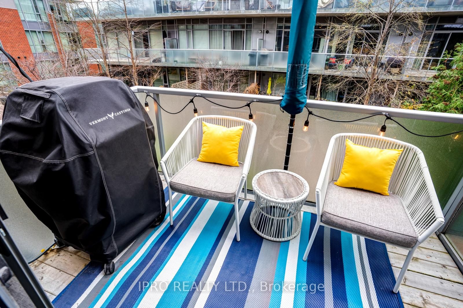 201 Carlaw Ave, #244