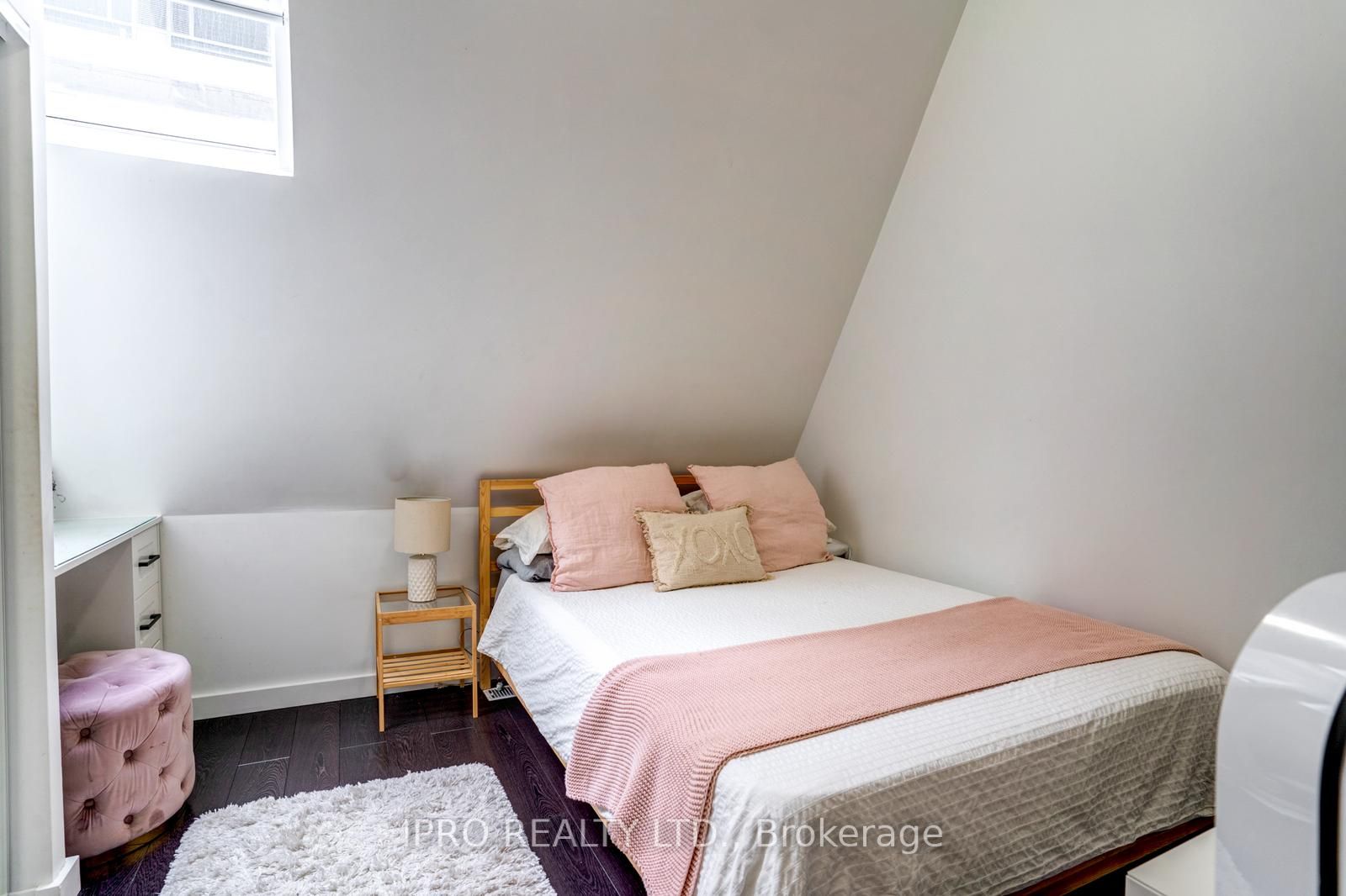 201 Carlaw Ave, #244