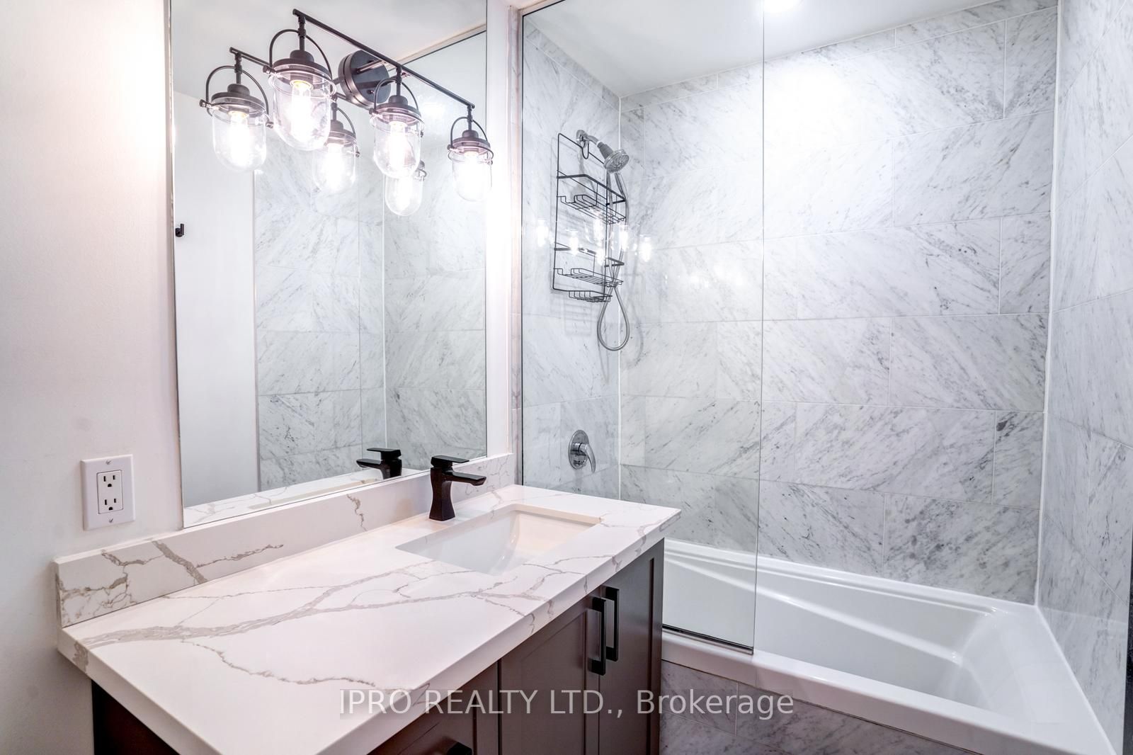 201 Carlaw Ave, #244