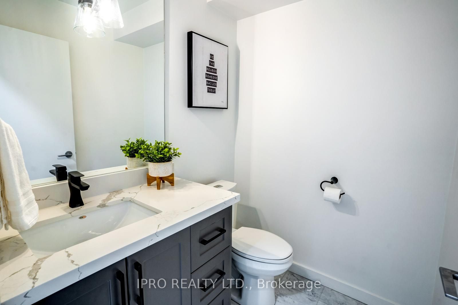 201 Carlaw Ave, #244
