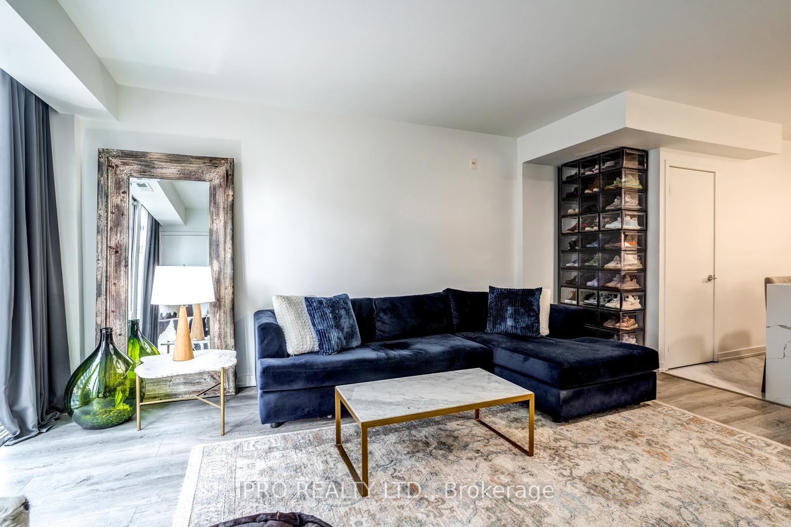201 Carlaw Ave, #244