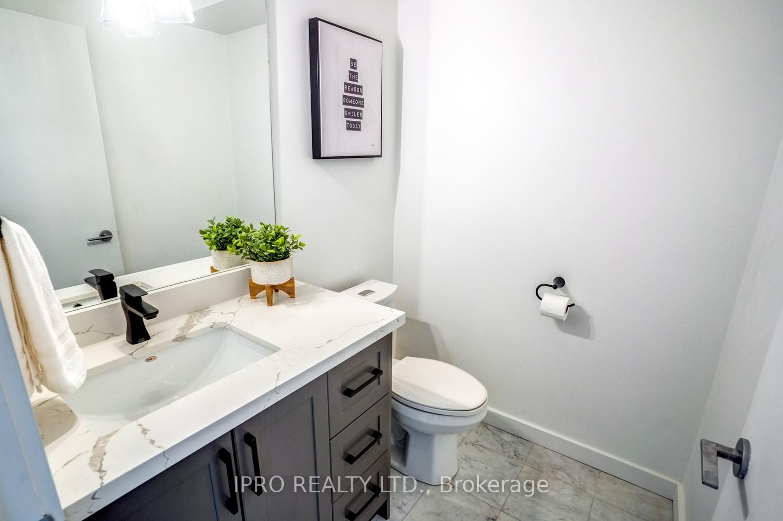 201 Carlaw Ave, #244