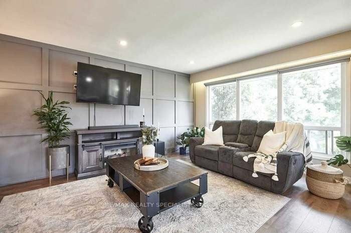 280 Malaga Rd, #Upper