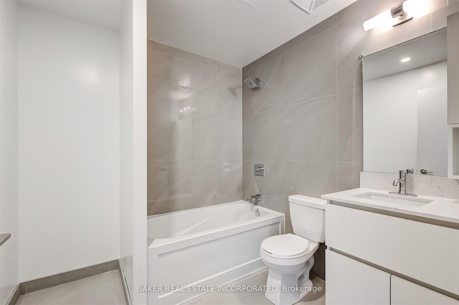 665 Queen St E, #317