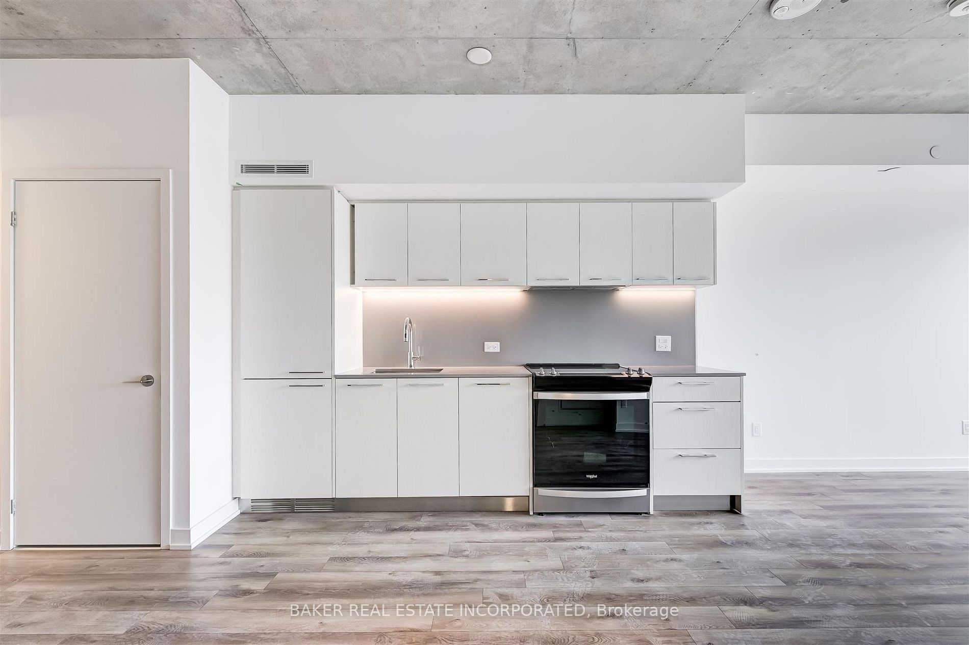 665 Queen St E, #317