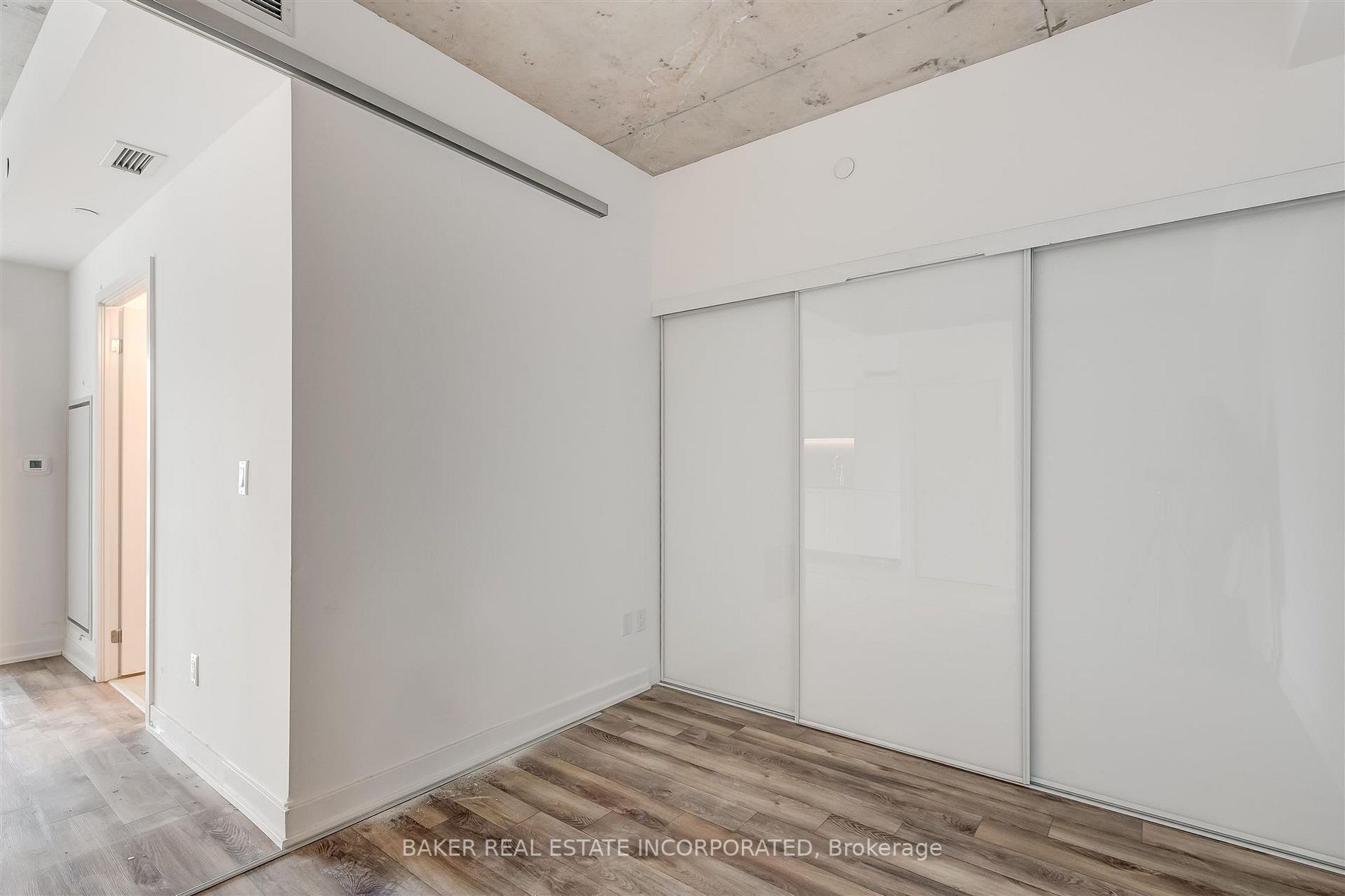 665 Queen St E, #317