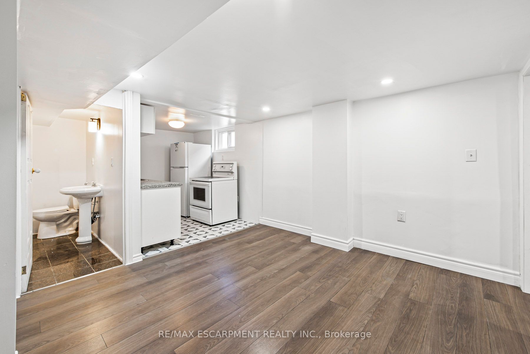 92 Sandown Ave