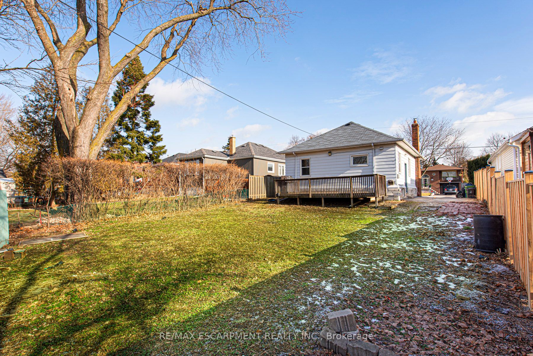 92 Sandown Ave