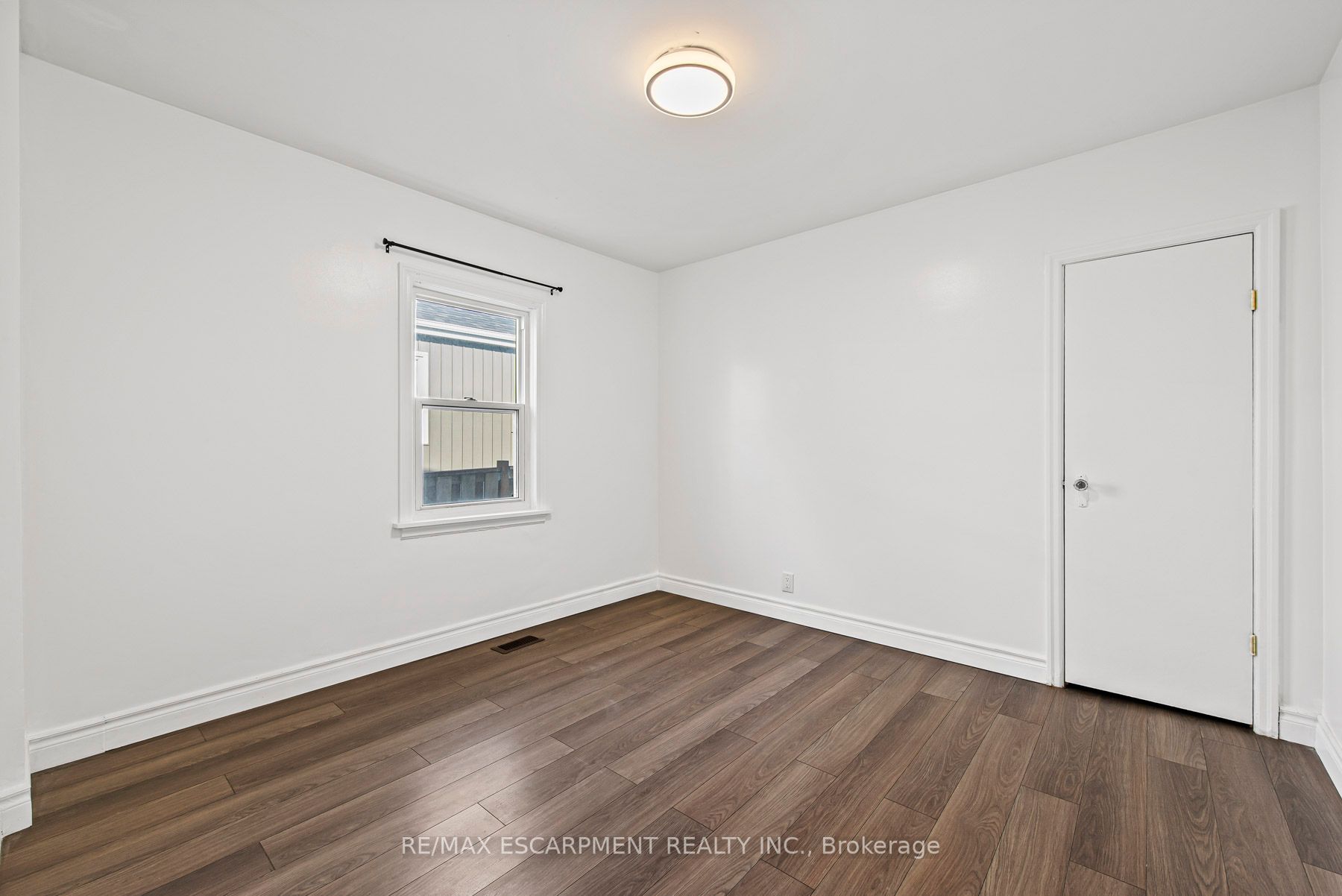 92 Sandown Ave