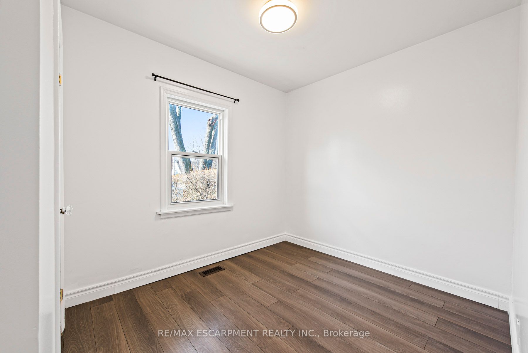 92 Sandown Ave