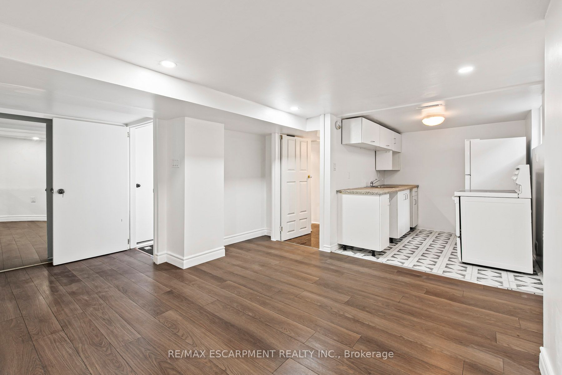 92 Sandown Ave