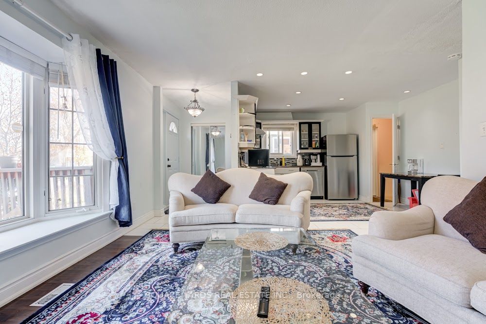 14 Agate Rd