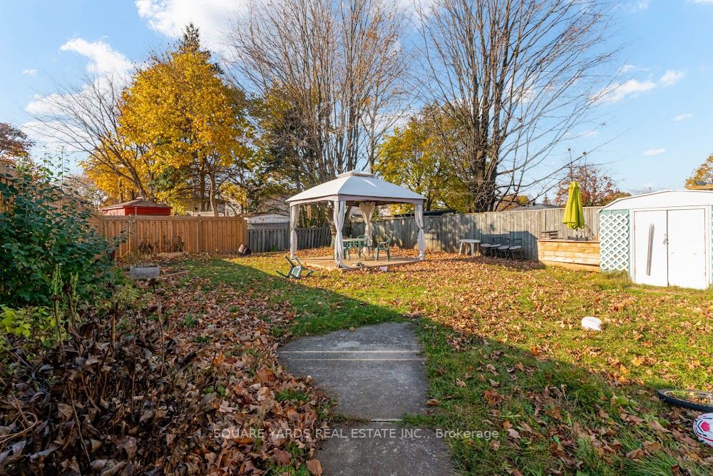 14 Agate Rd