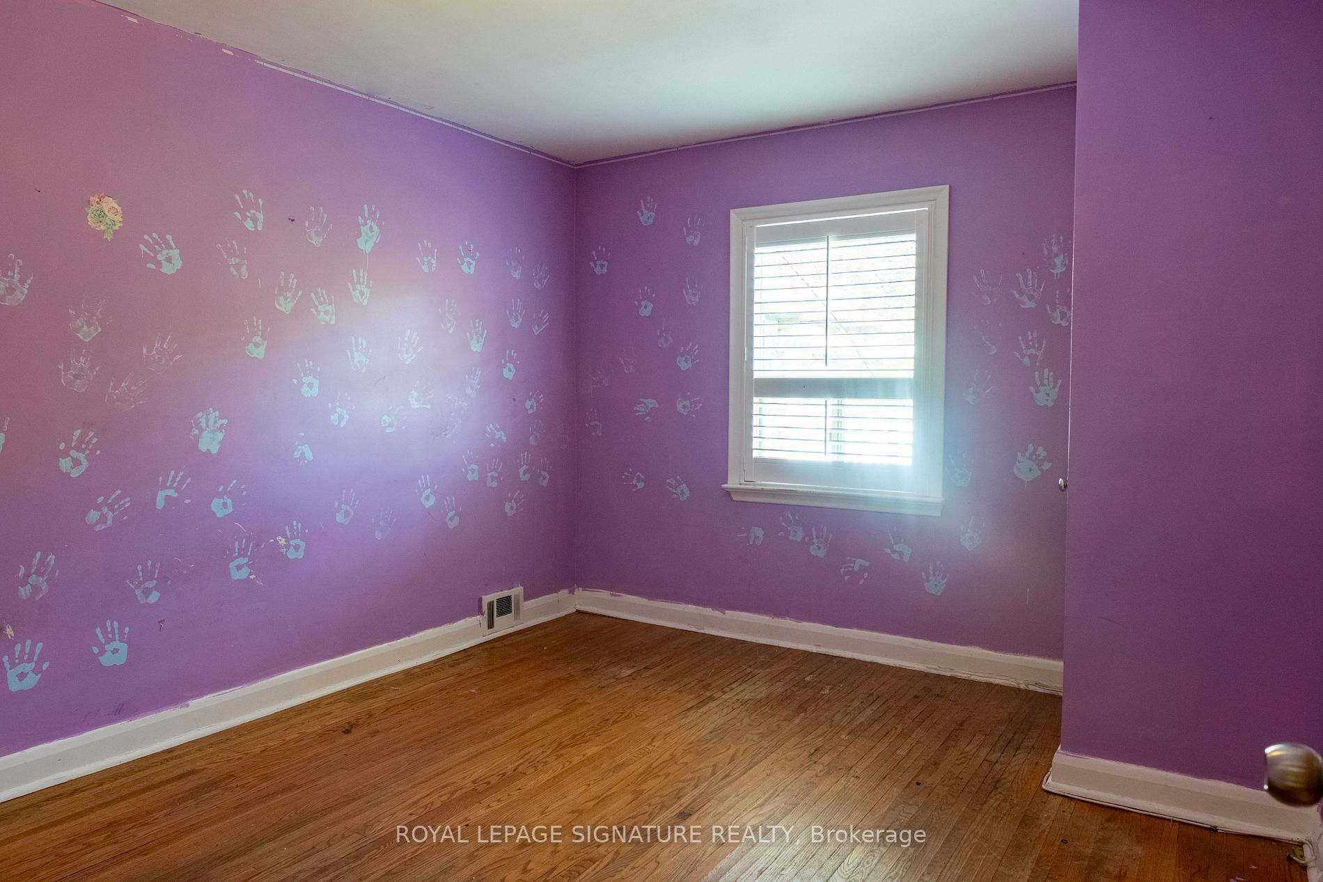 1407 Victoria Park Ave