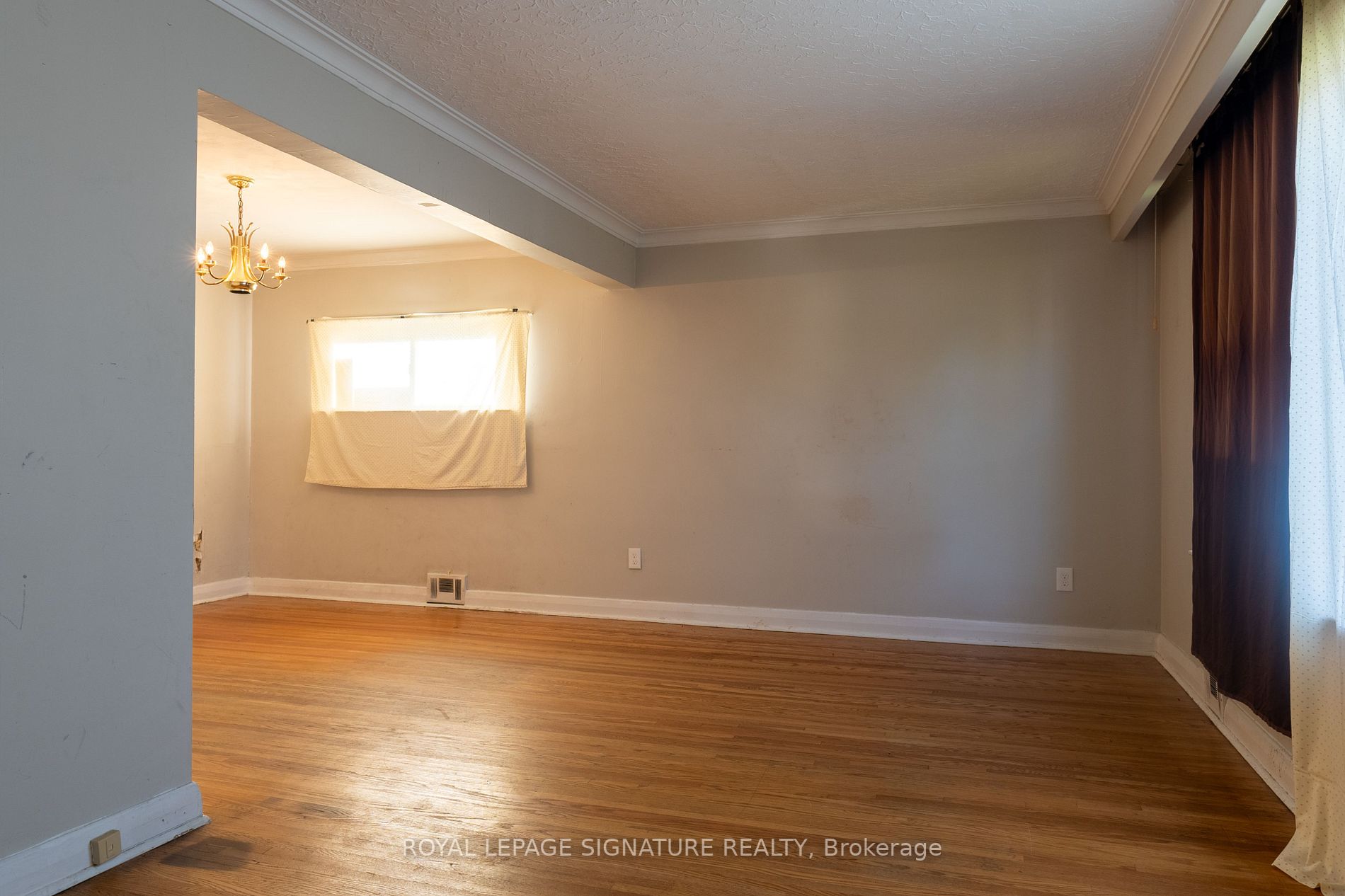 1407 Victoria Park Ave