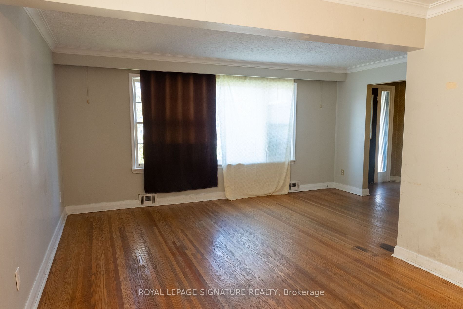 1407 Victoria Park Ave