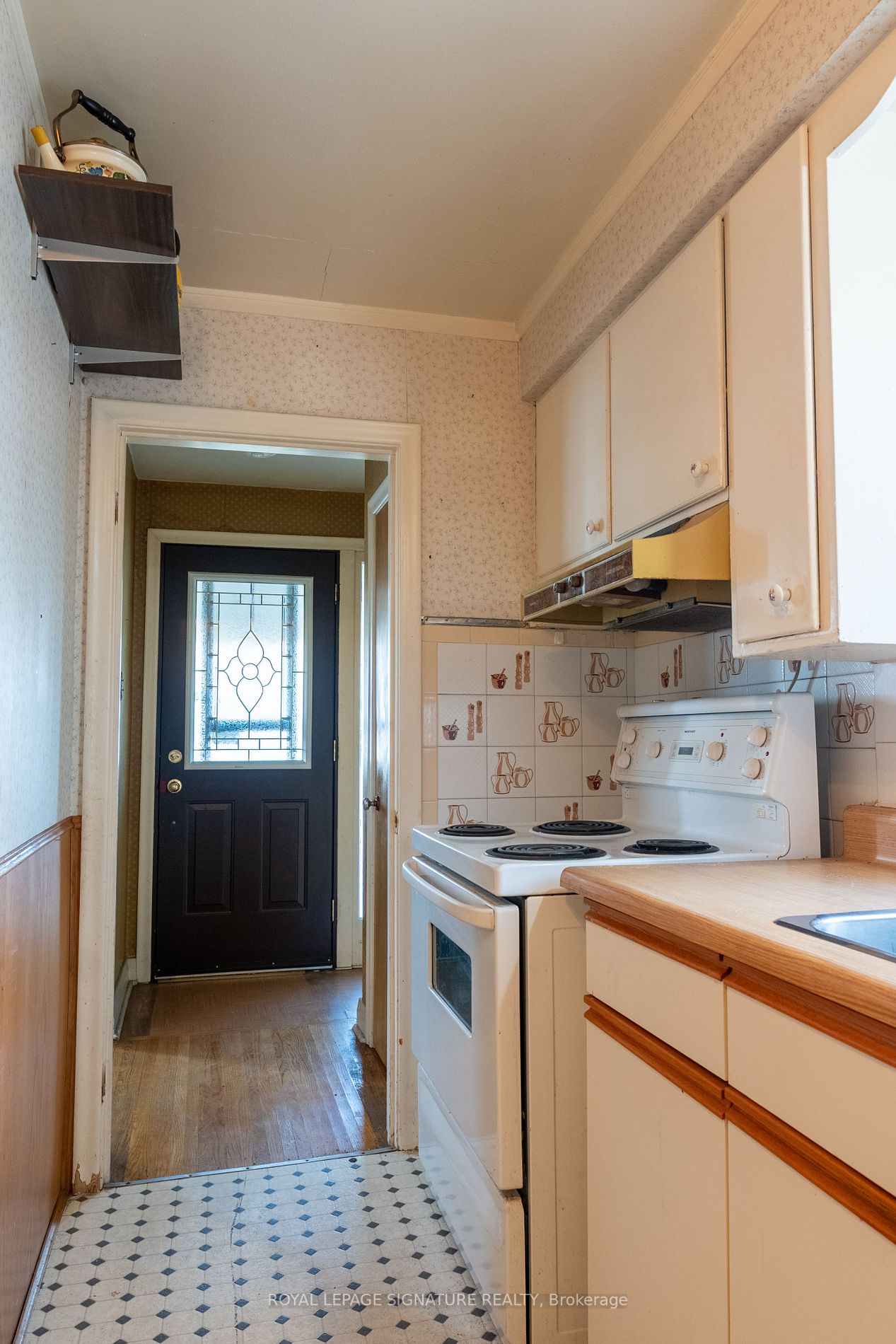 1407 Victoria Park Ave