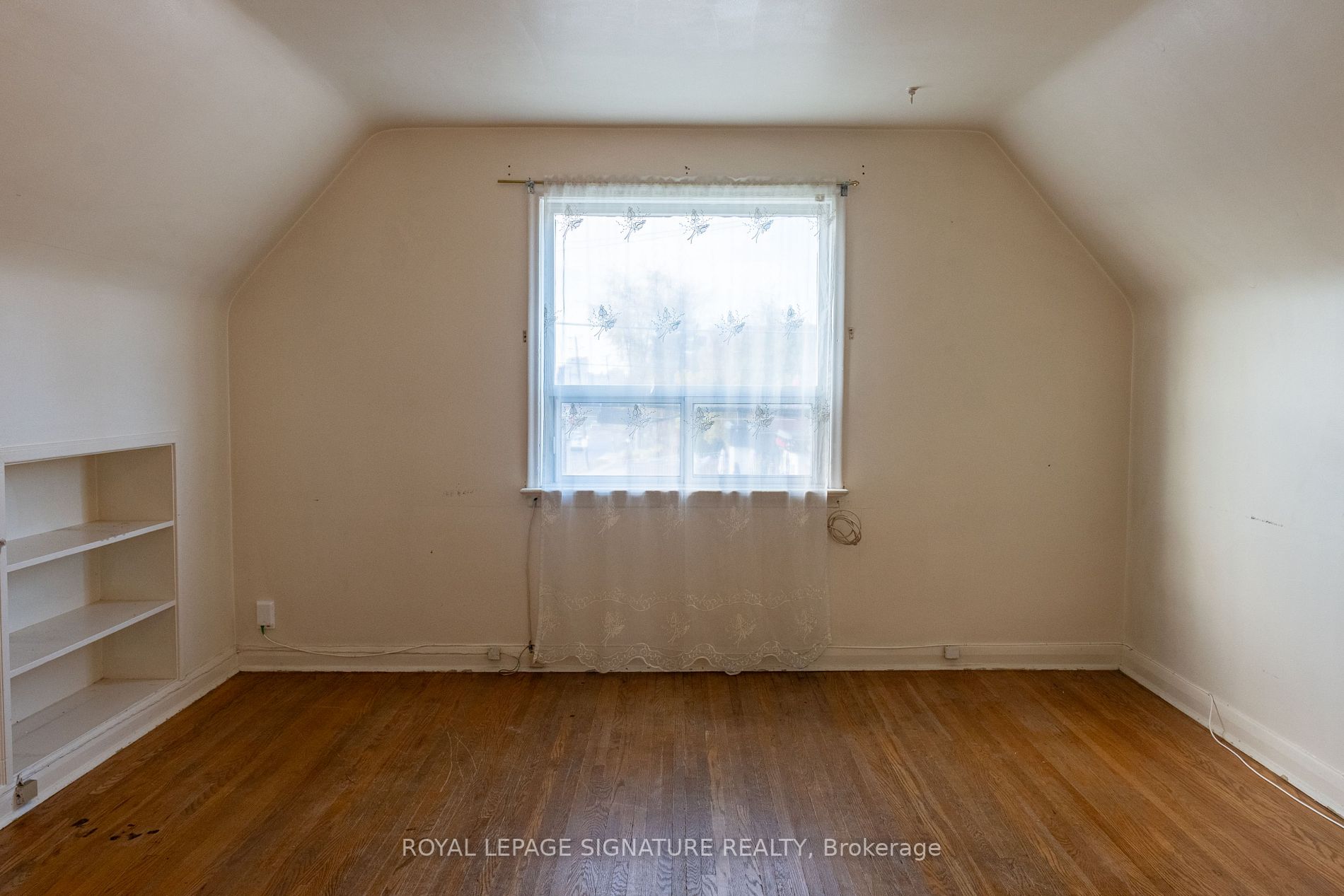 1407 Victoria Park Ave