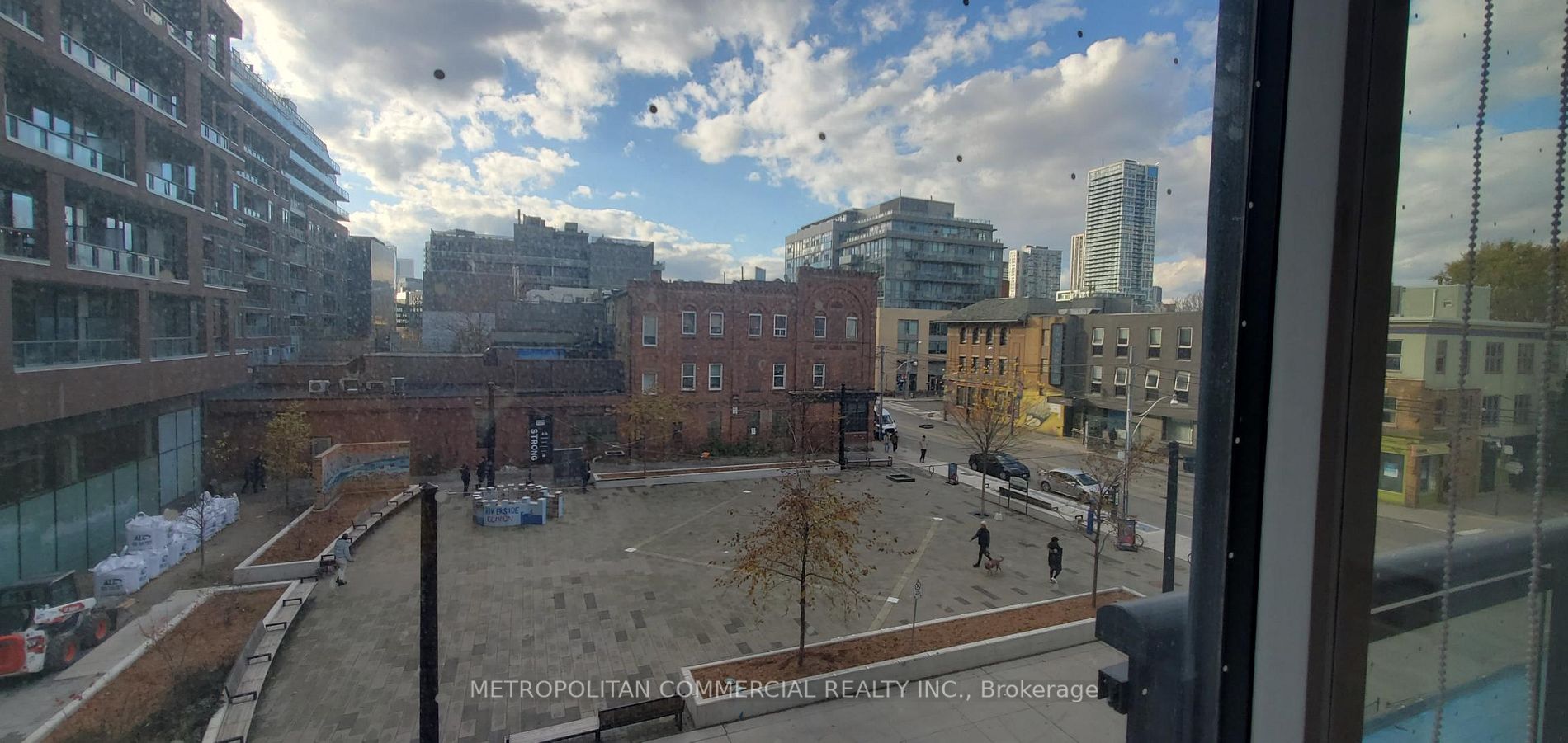 665 Queen St E, #216
