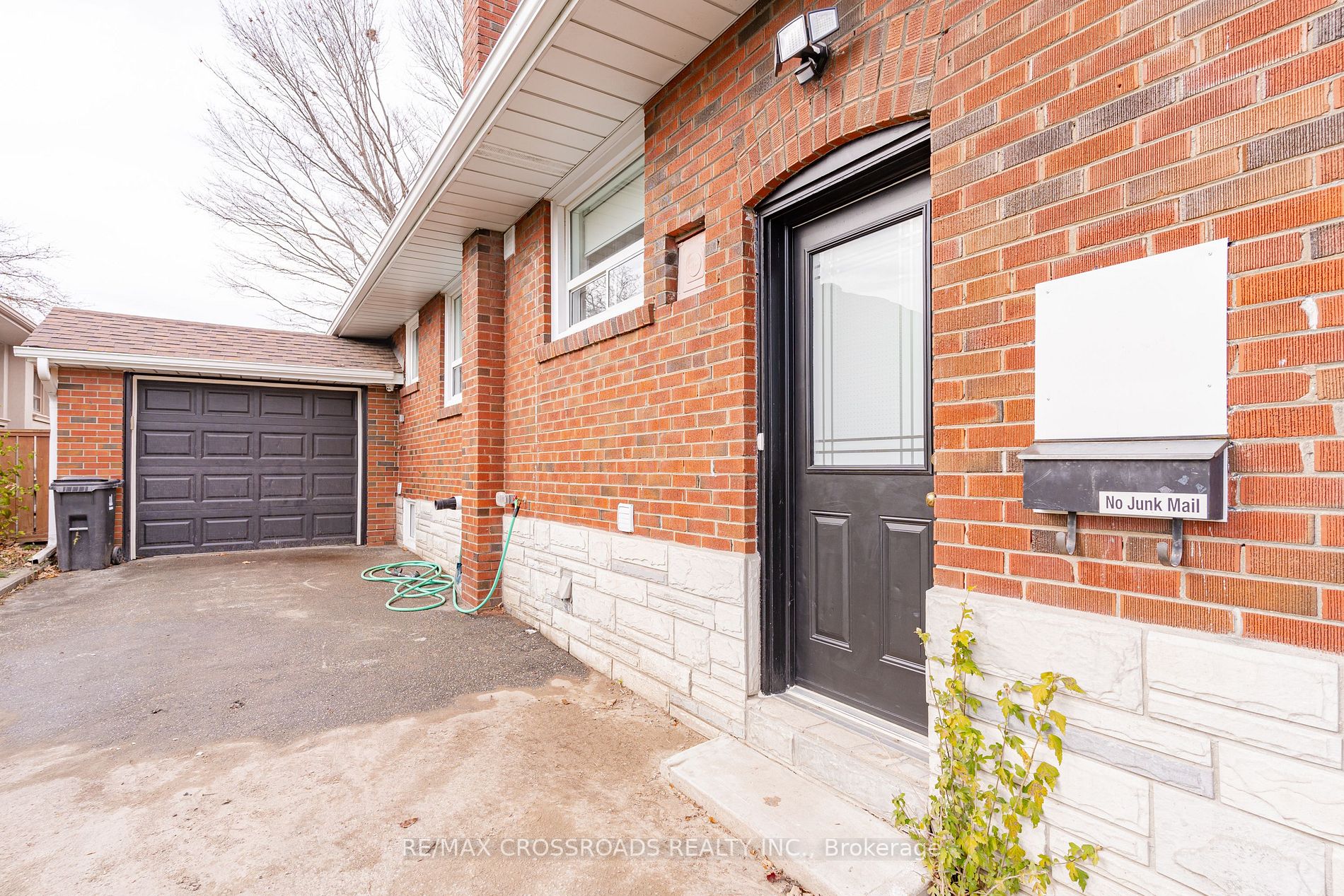92 Crosland Drive
