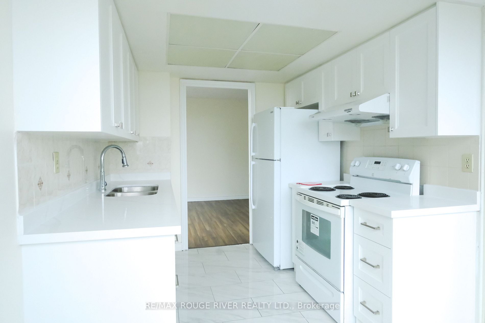 300 Alton Towers Circle, #910