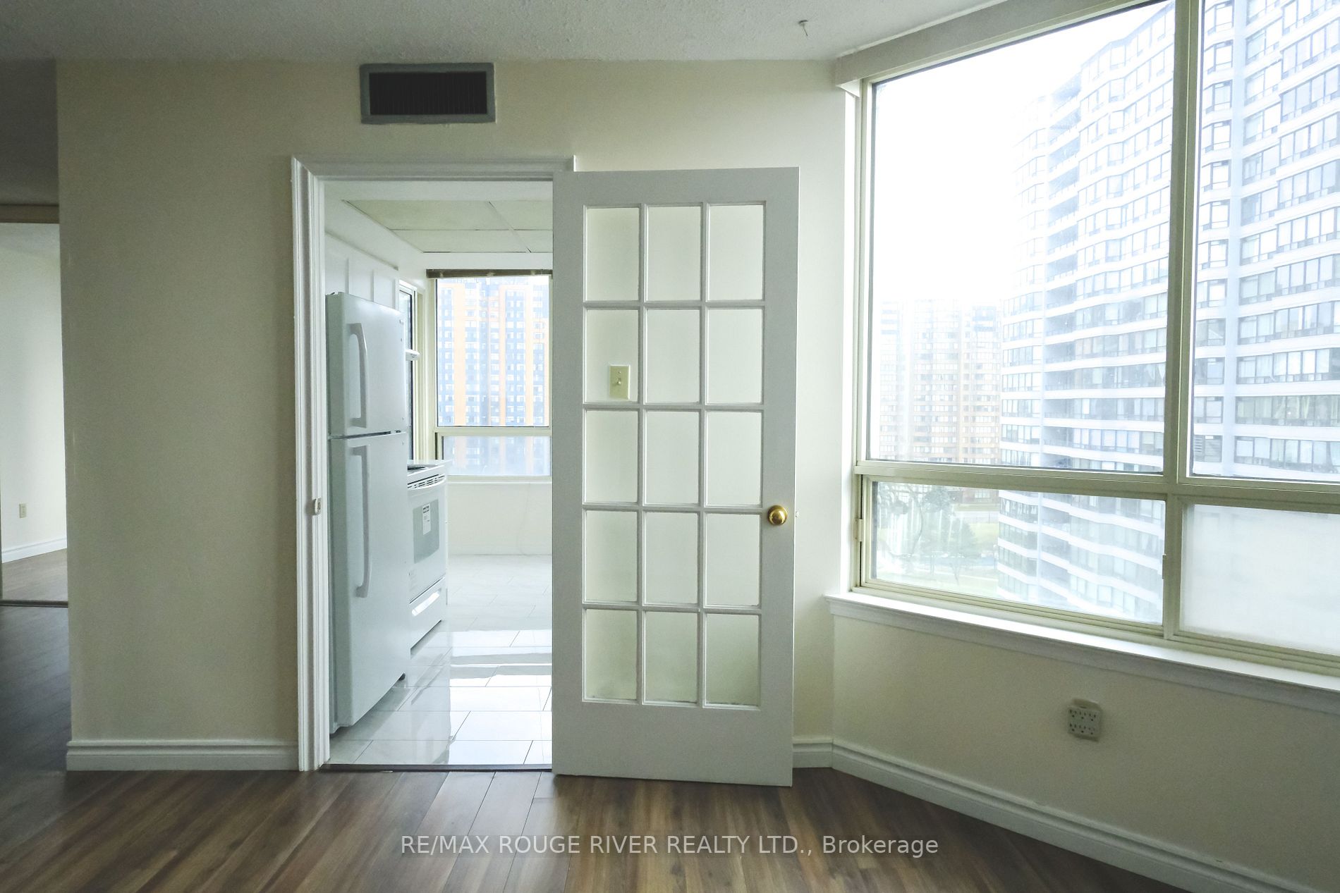 300 Alton Towers Circle, #910
