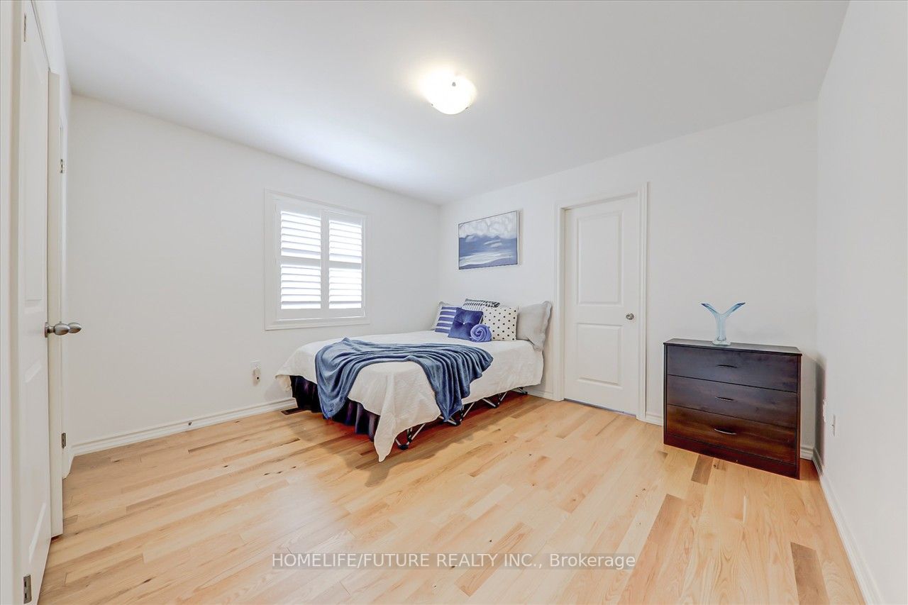 25 Lyle Dr