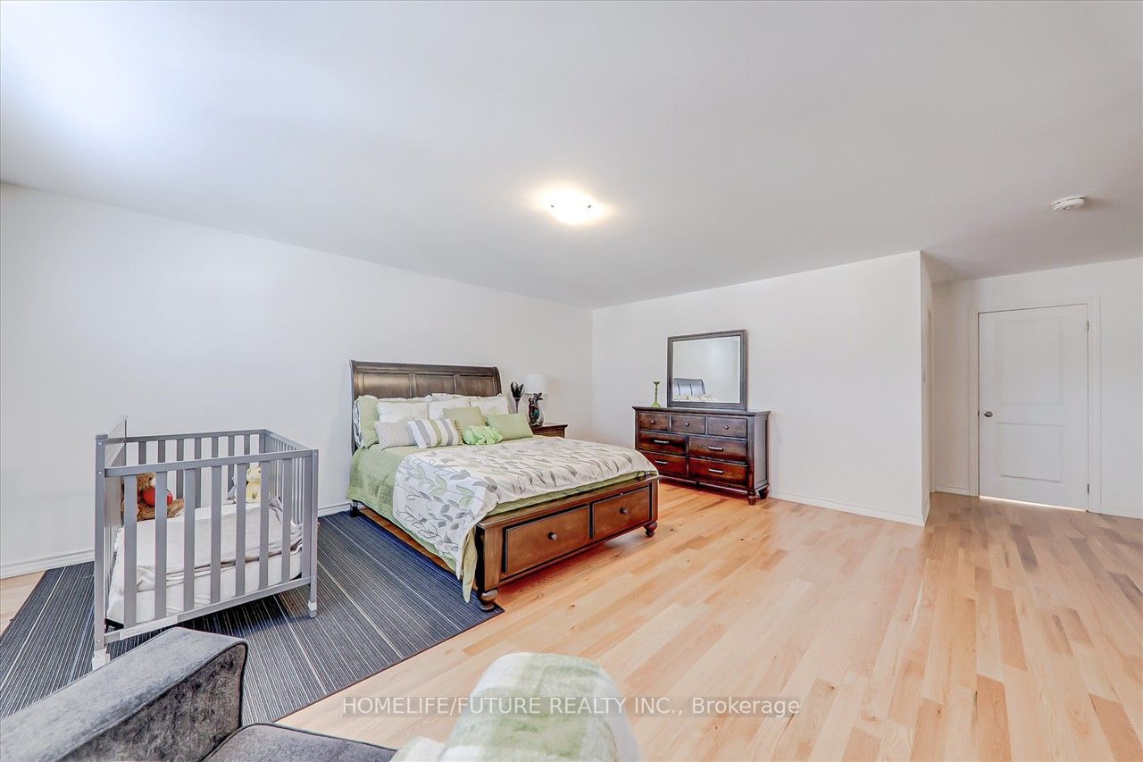 25 Lyle Dr