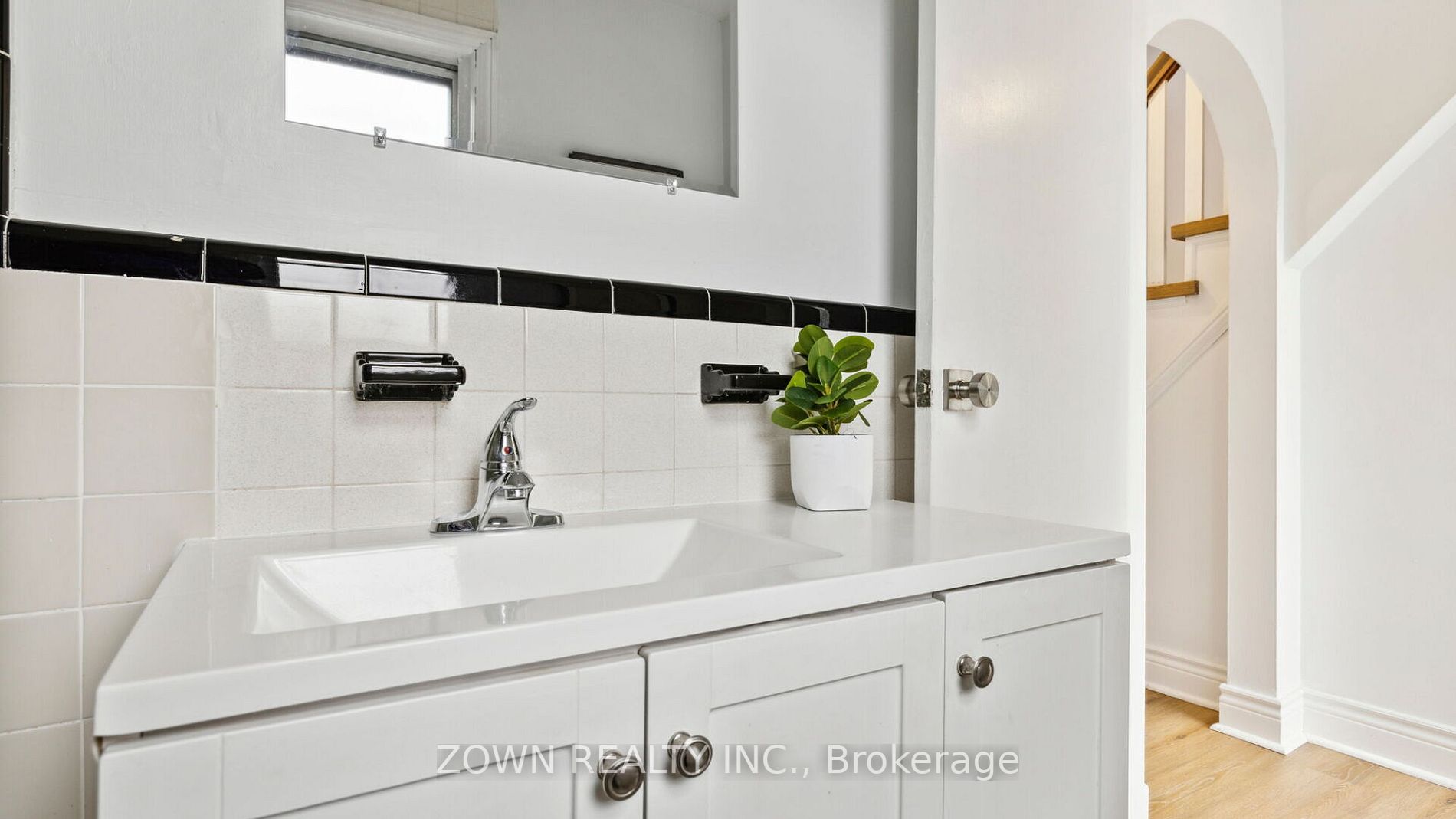 5 Elba Avenue