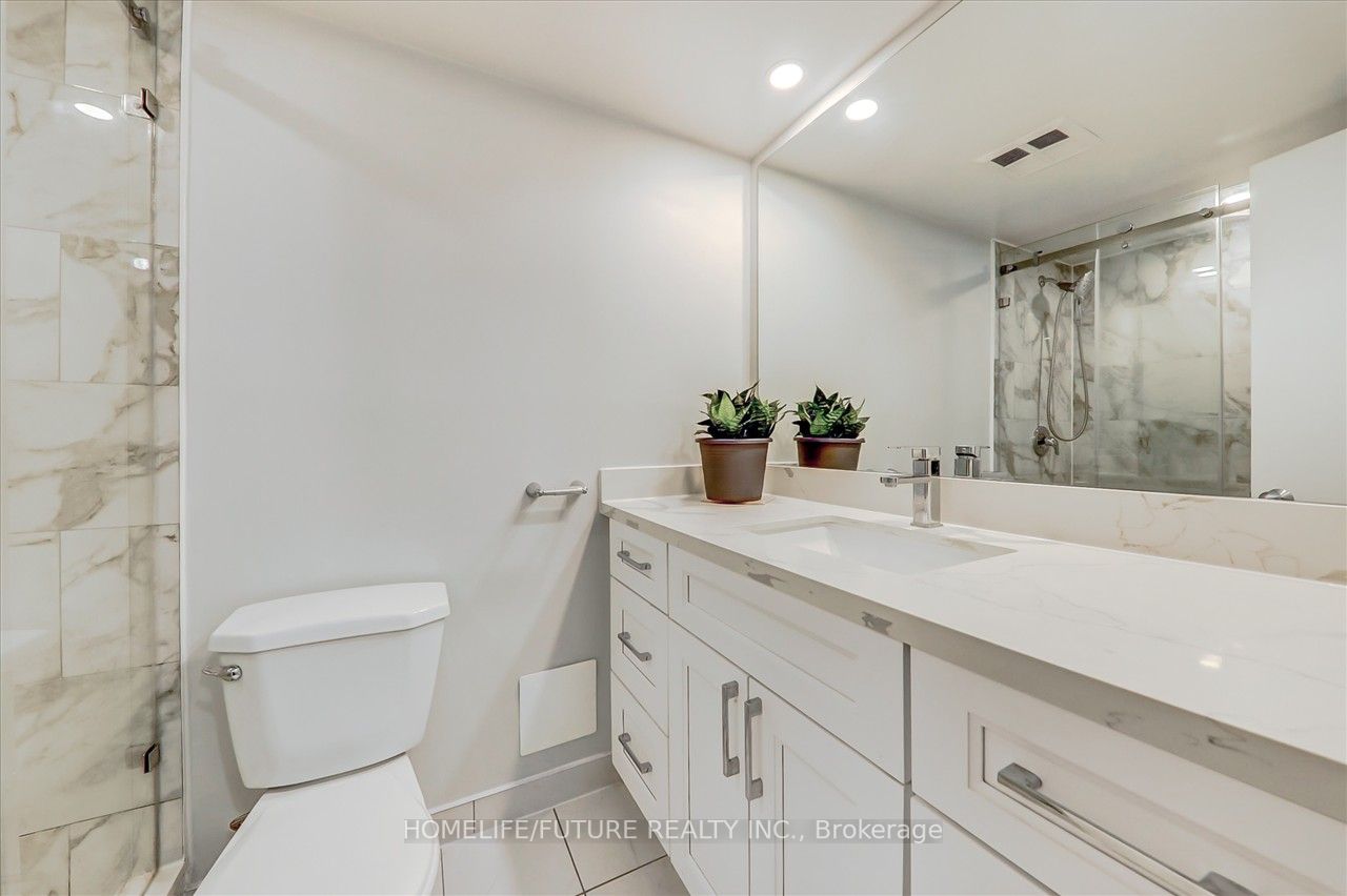 2460 Eglinton Ave E, #203