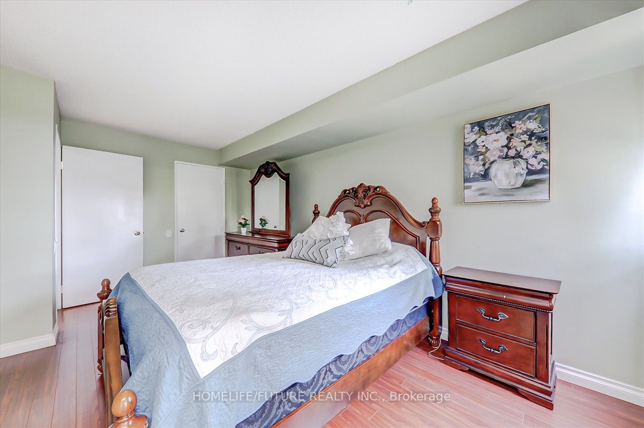 2460 Eglinton Ave E, #203