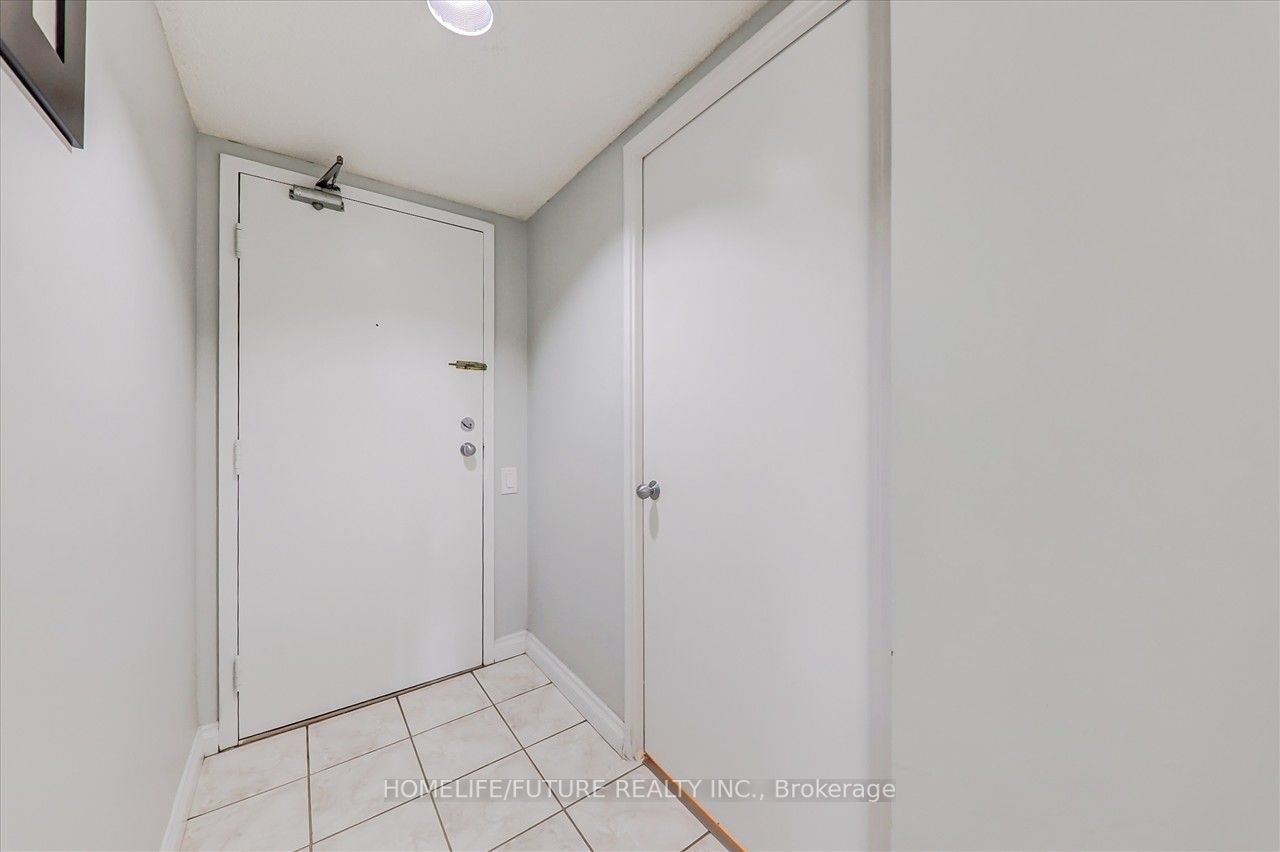 2460 Eglinton Ave E, #203