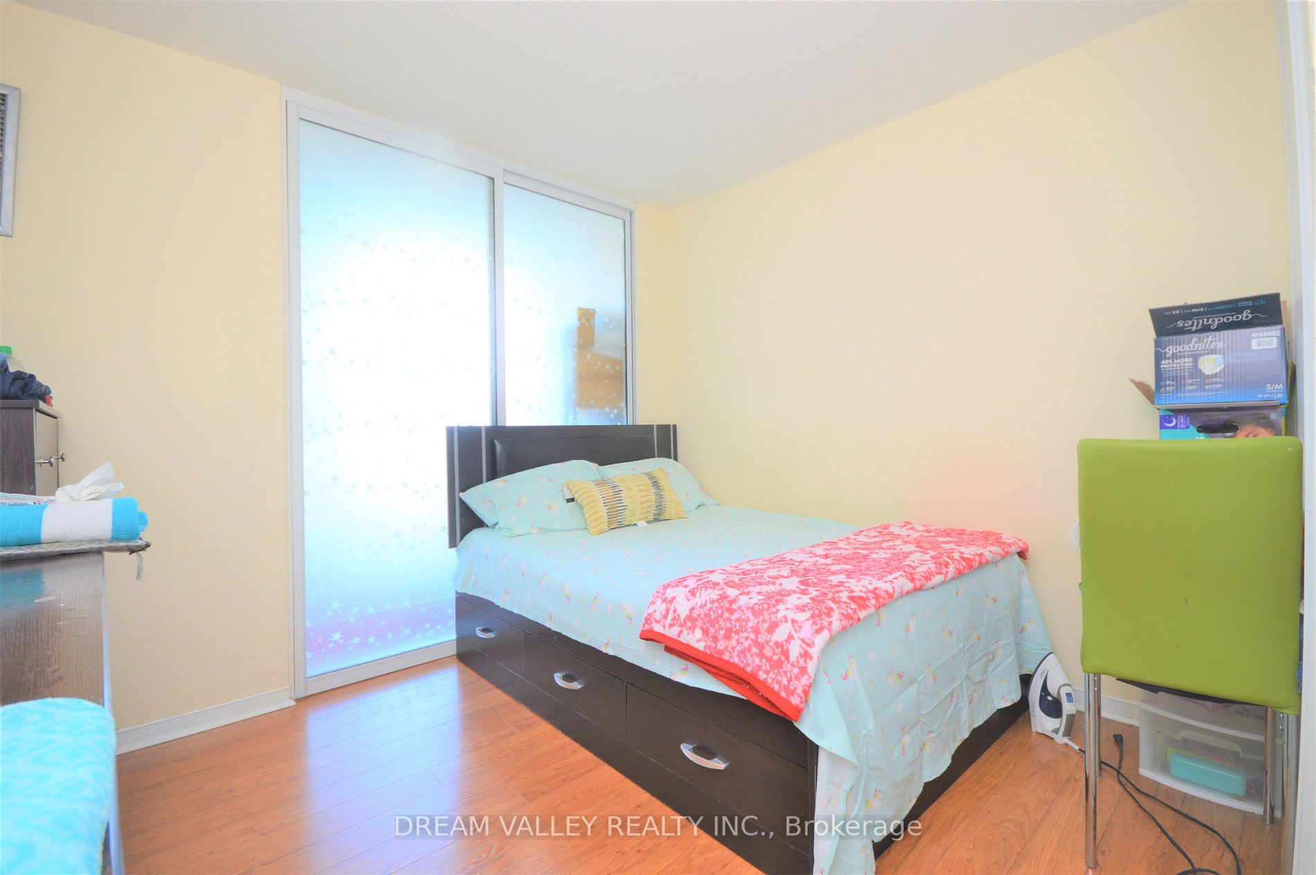 330 Mccowan Road, #906