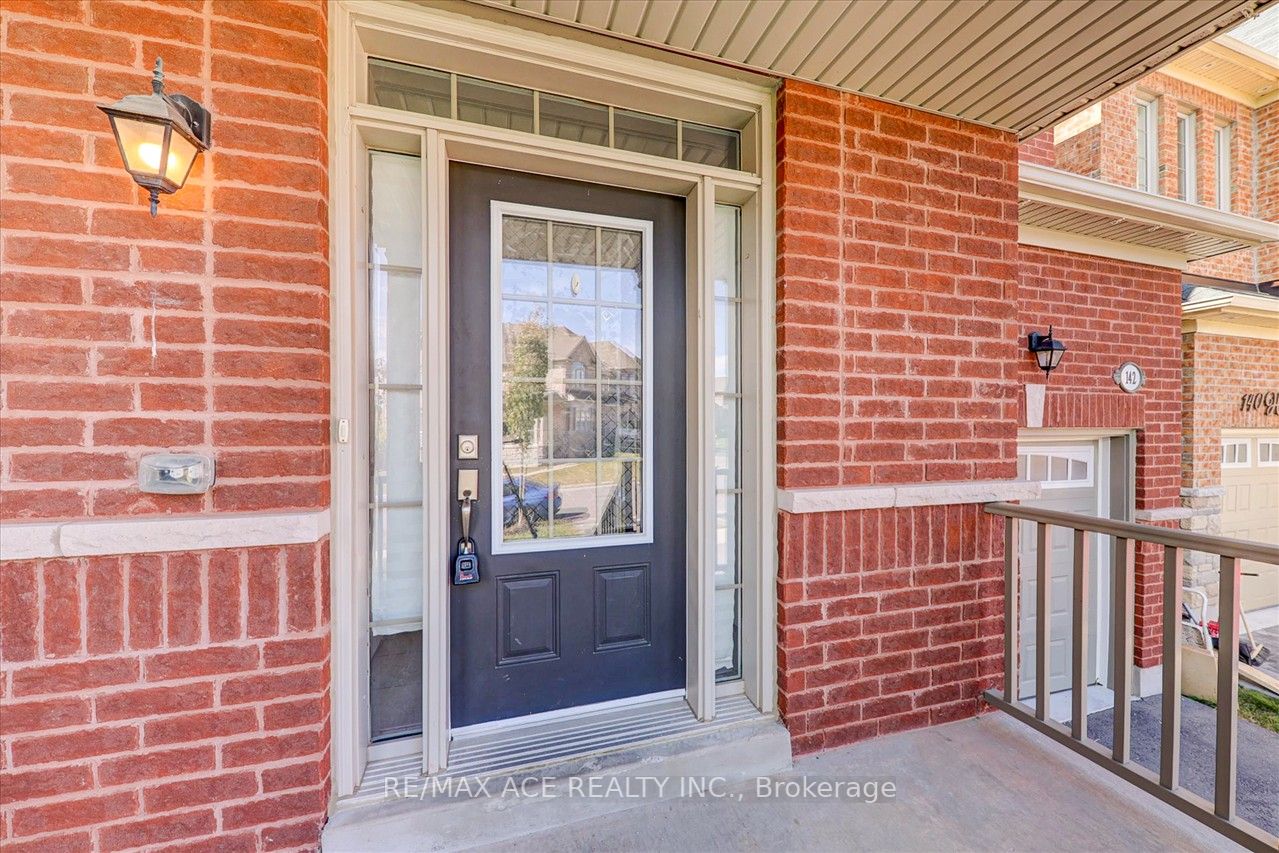 142 Hurst Dr