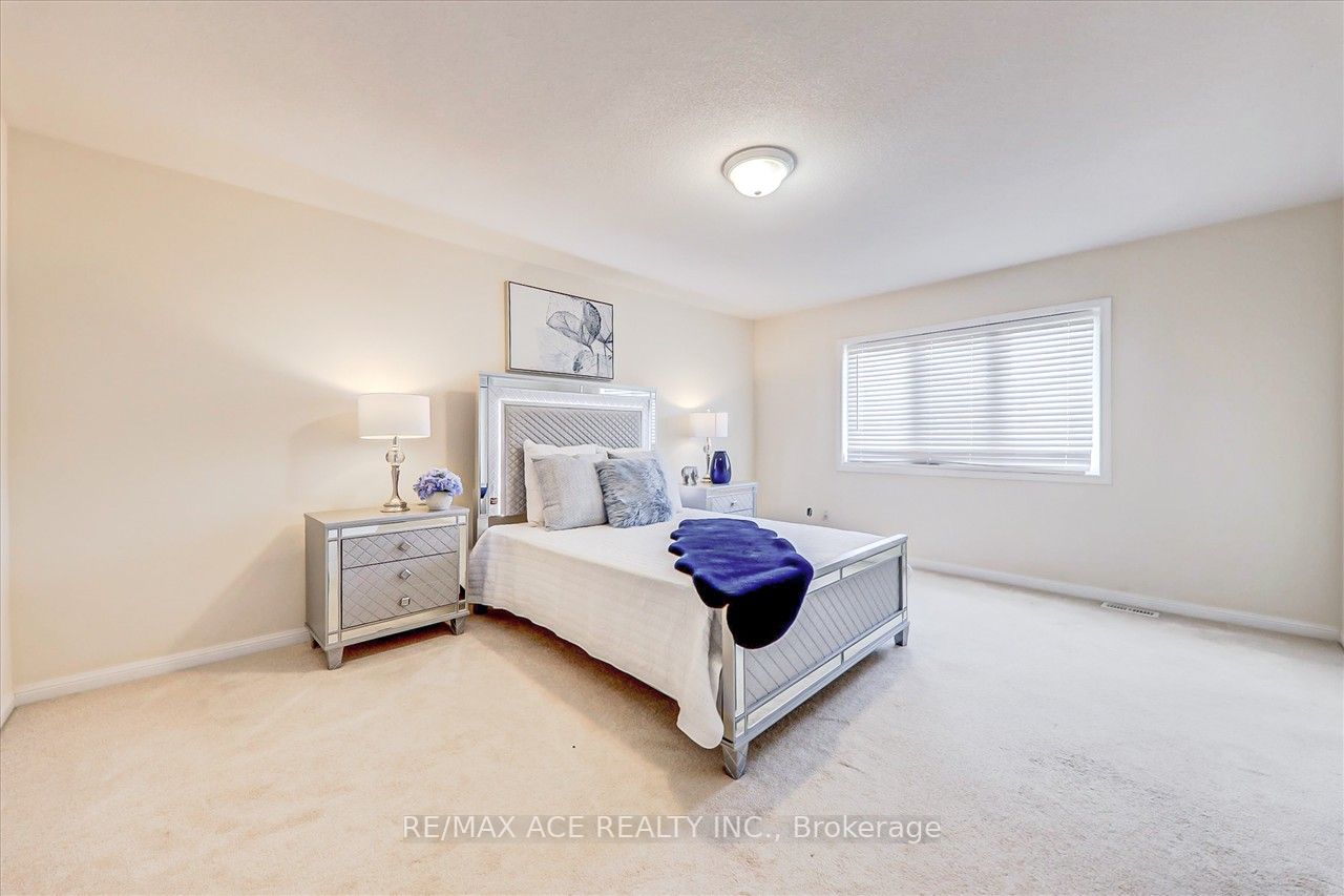 142 Hurst Dr